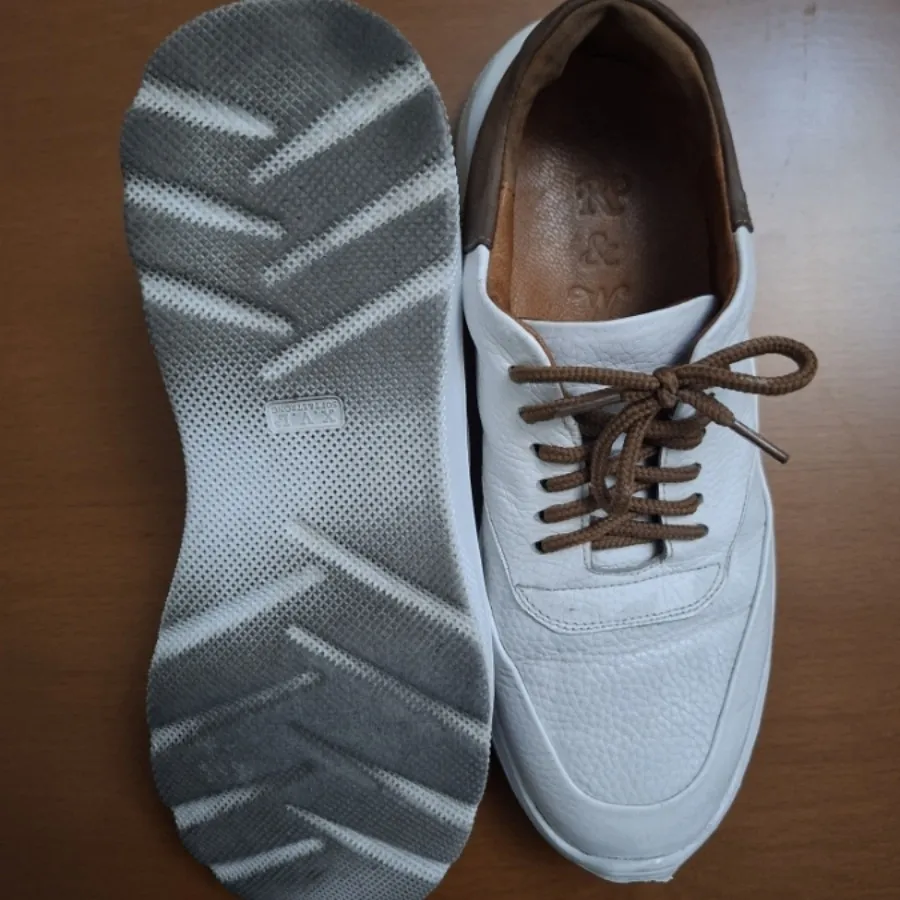 کتونی چرم سفید زنانه