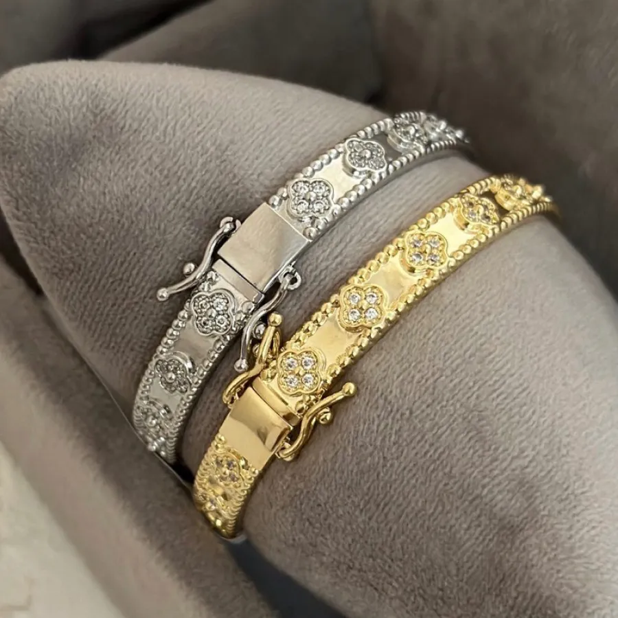 دستبند ونکلیف مشابه طلا