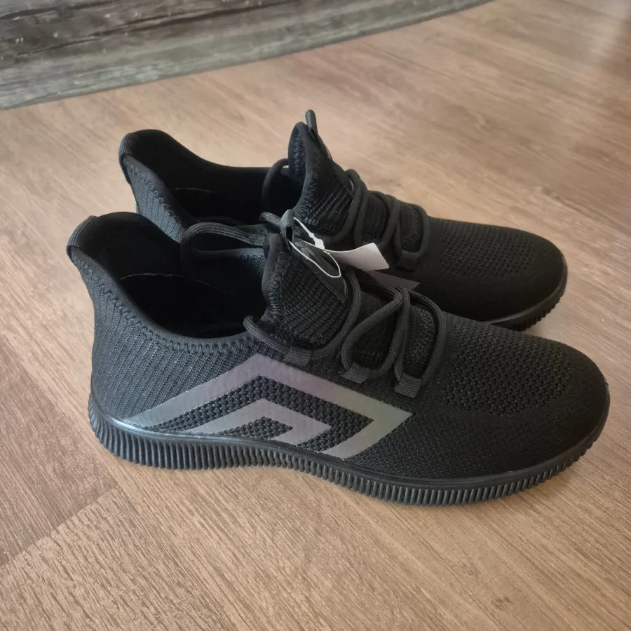 کفش کتانی مشکی