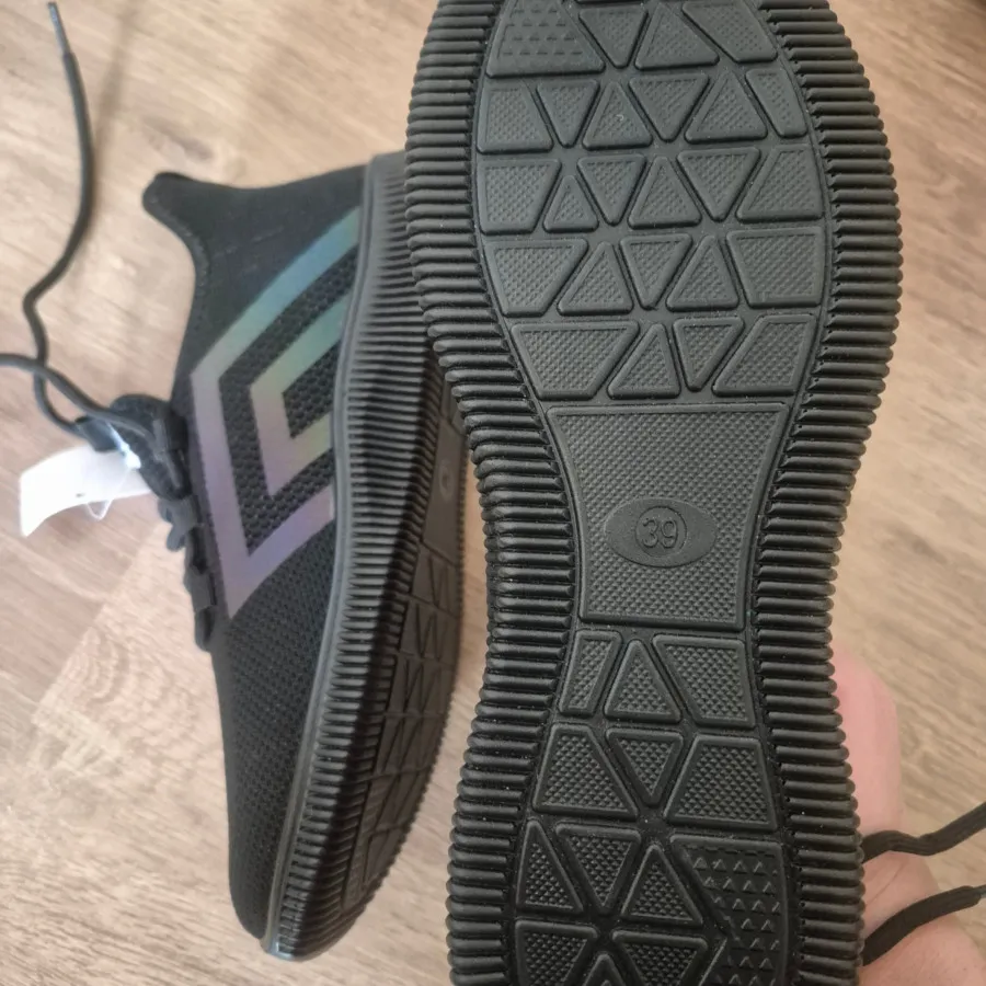 کفش کتانی مشکی