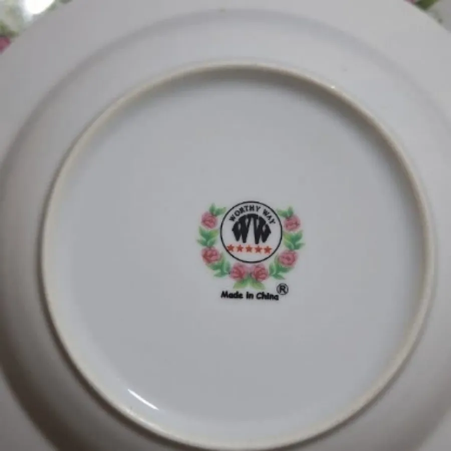 بشقاب گل سرخ