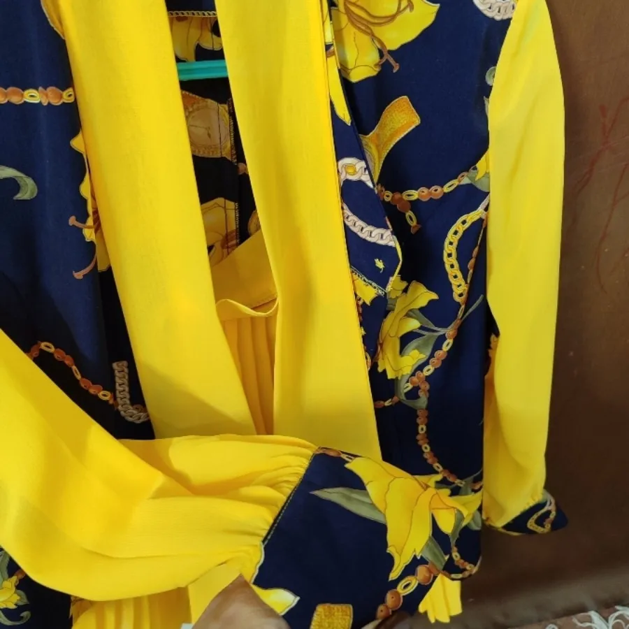 بلوز و دامن