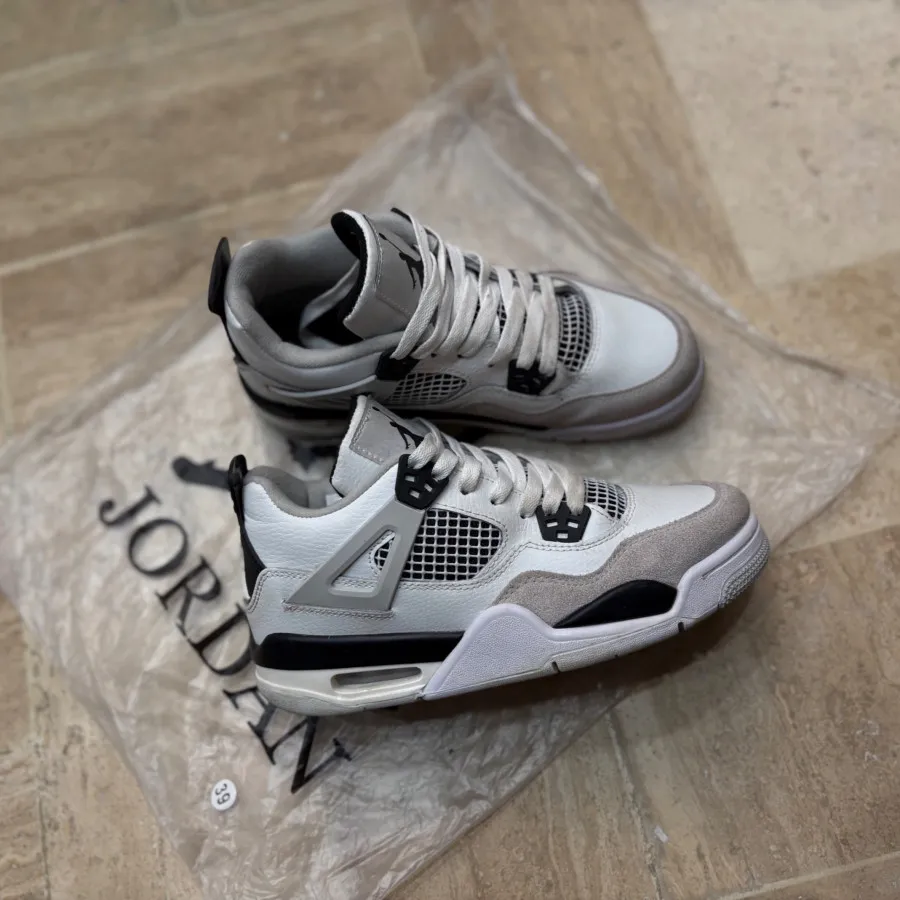کتونی نایکی Air Jordan 4