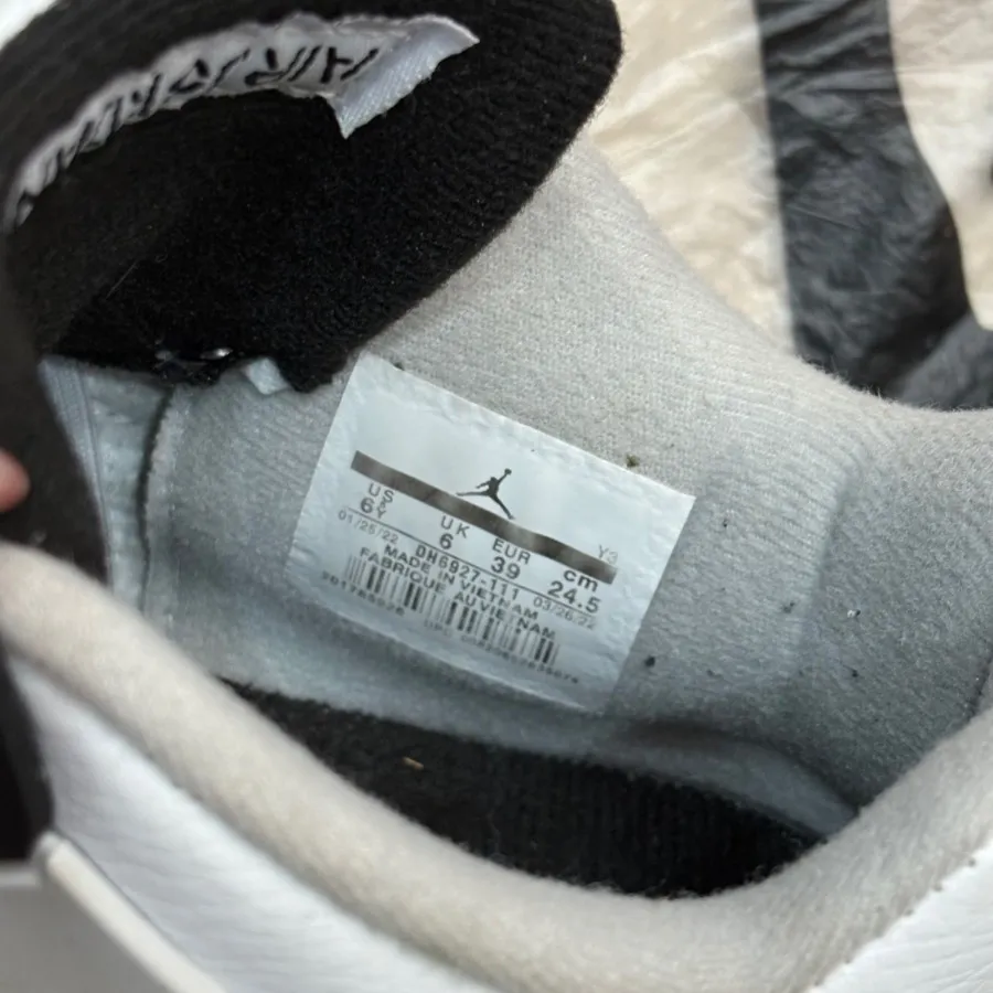 کتونی نایکی Air Jordan 4