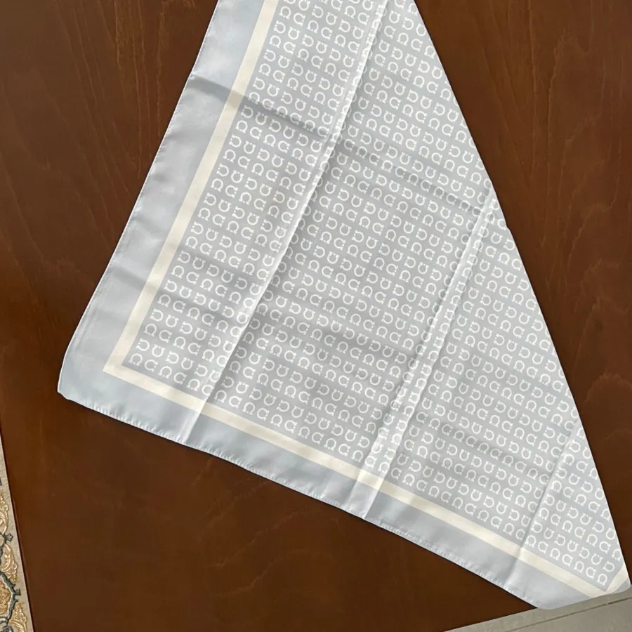 مینی اسکارف