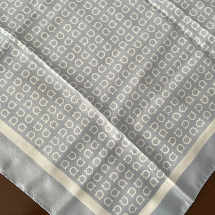 مینی اسکارف