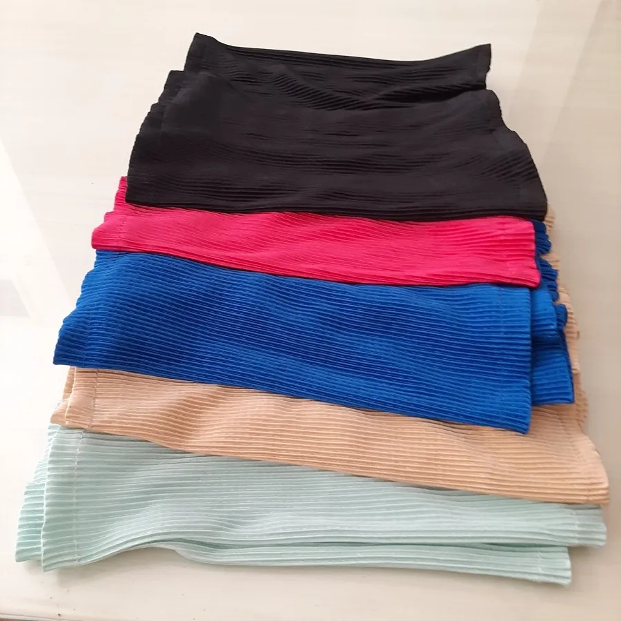 کراپ تاپ دکلته پلیسه جذاب