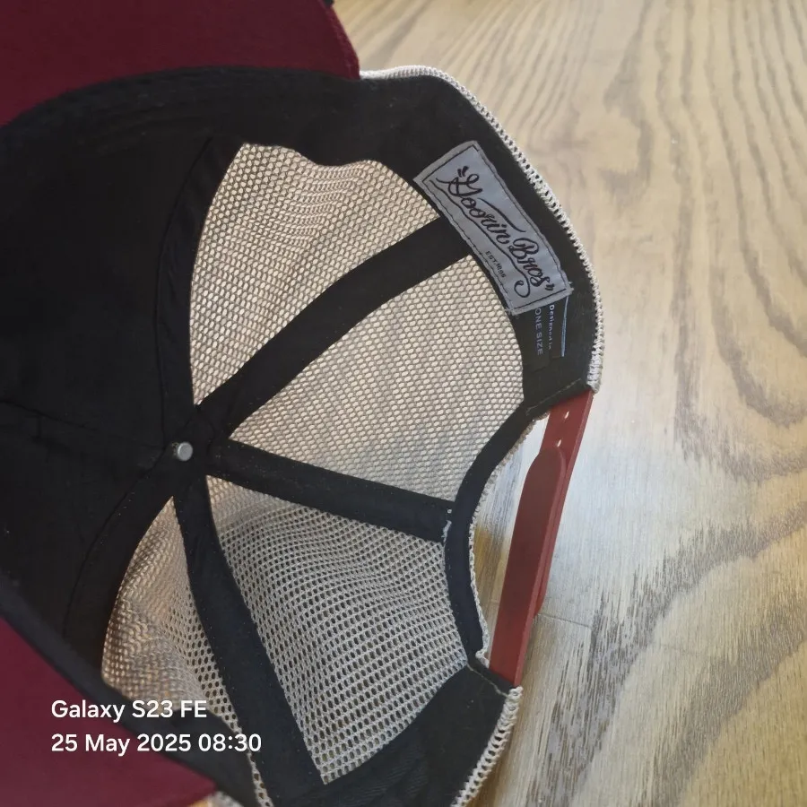 کلاه لبه دار