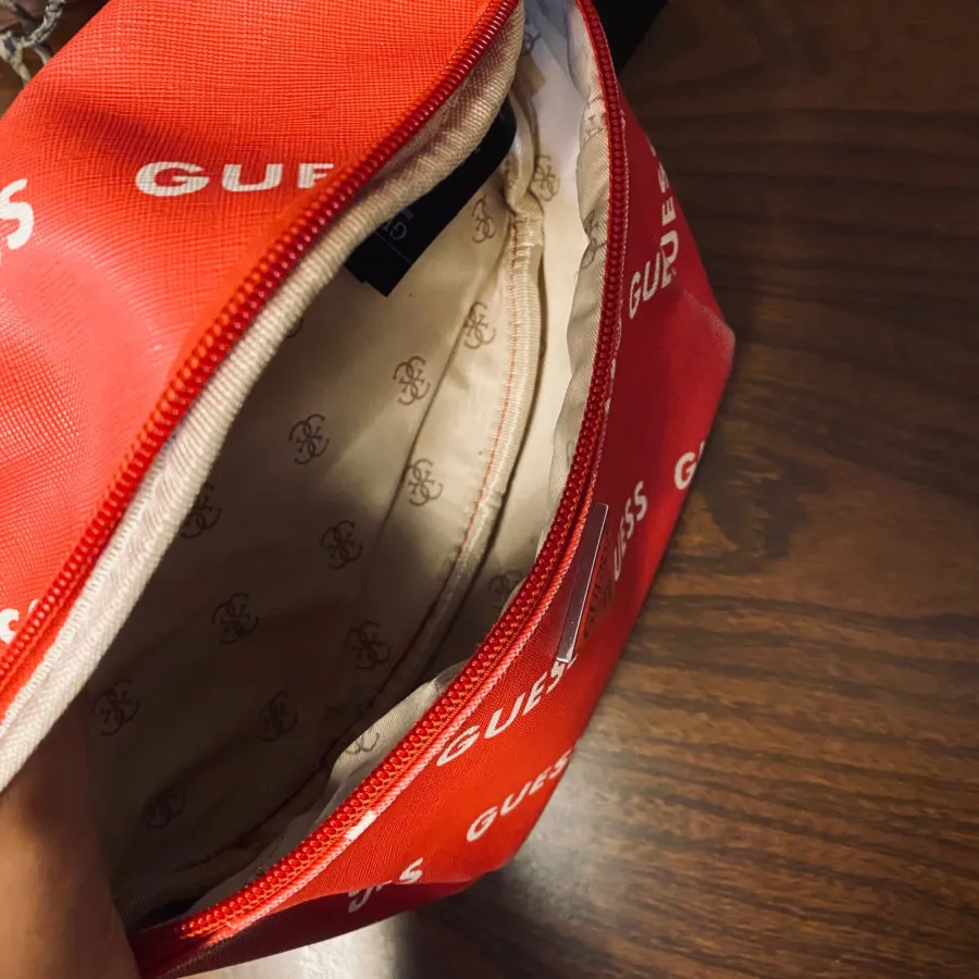 کیف برند guess