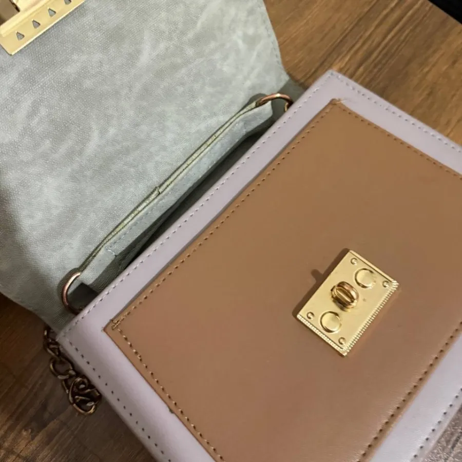 کیف دوشی زنانه