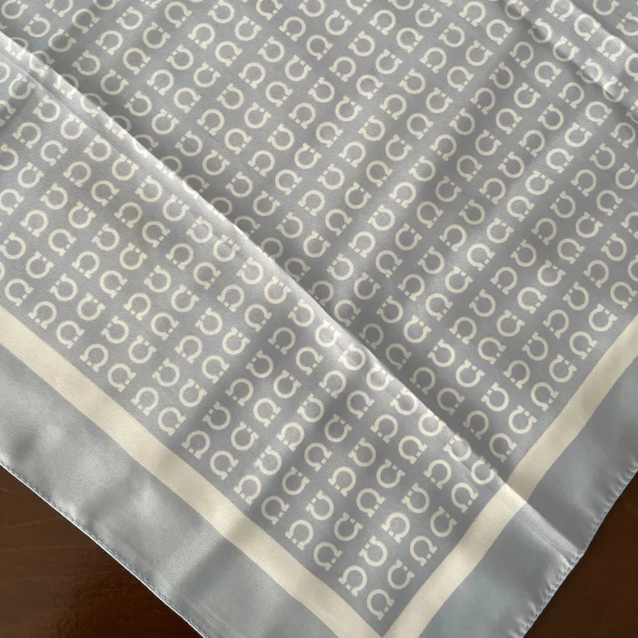 مینی اسکارف