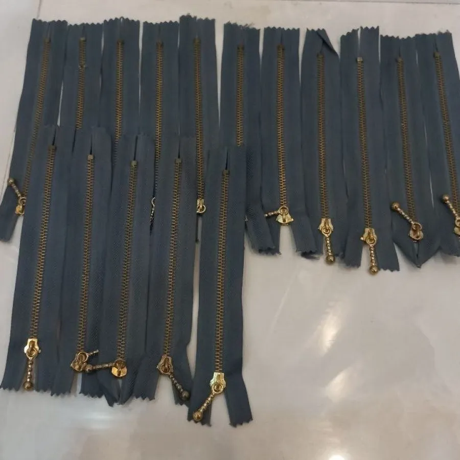 16 عدد زیپ 18 سانت دندانه