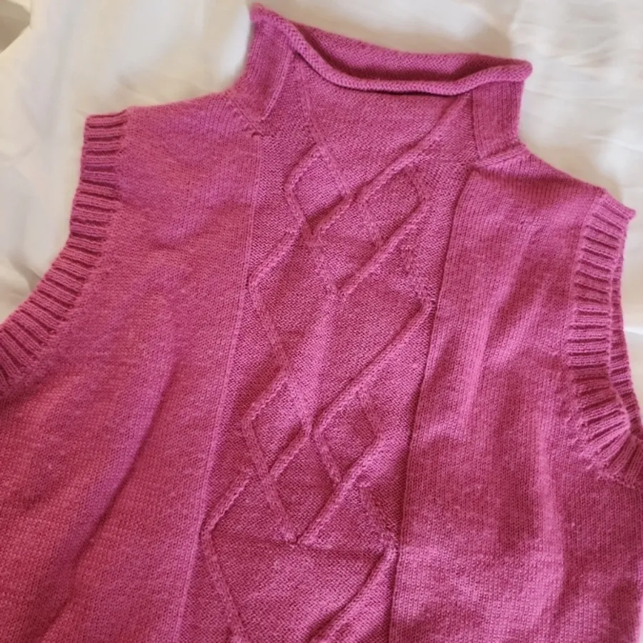 جلیقه بافت مینیمال