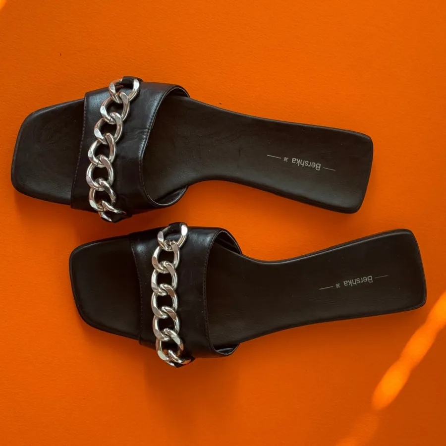 صندل مشکی برشکا