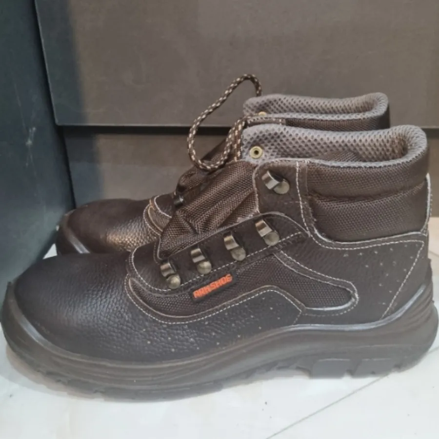 کفش  کار و کوهنوردی