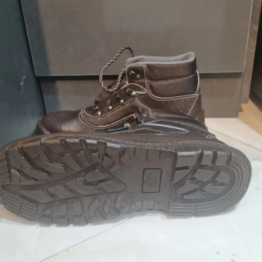 کفش  کار و کوهنوردی