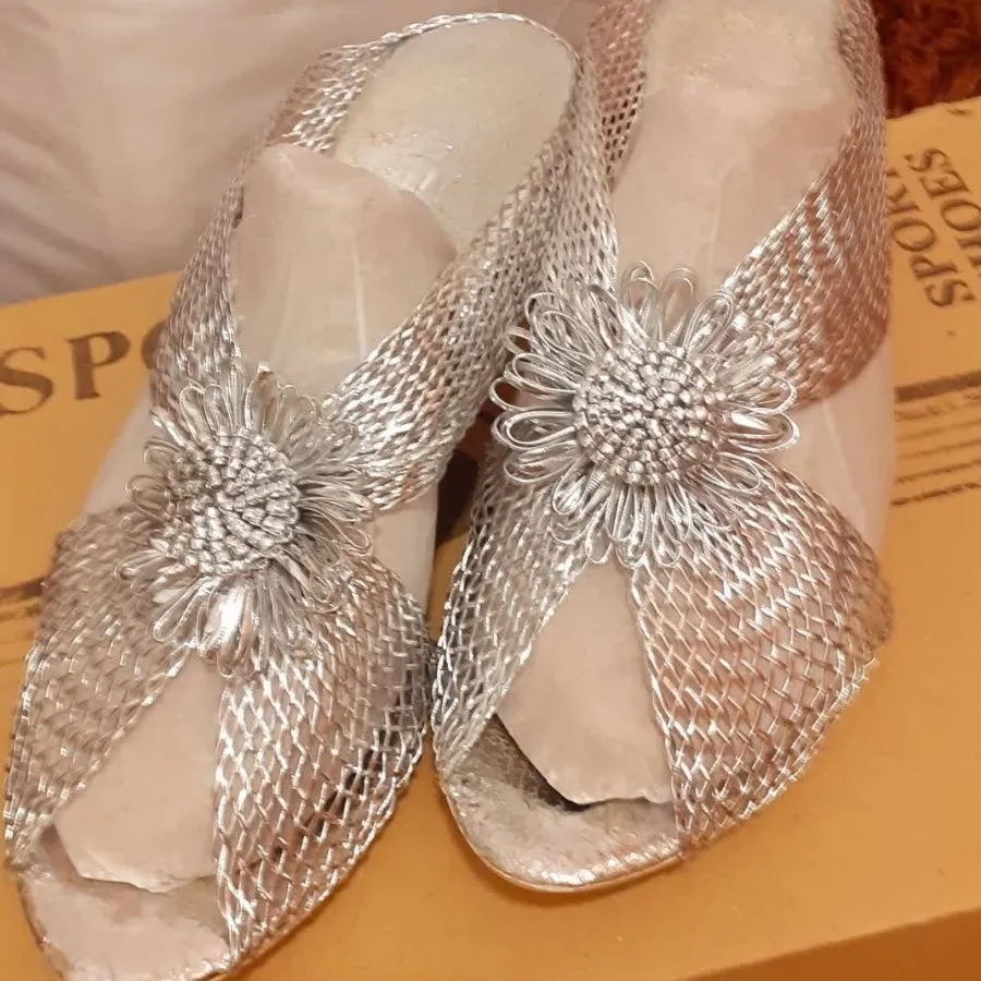 کیف وصندل ولباس شیک