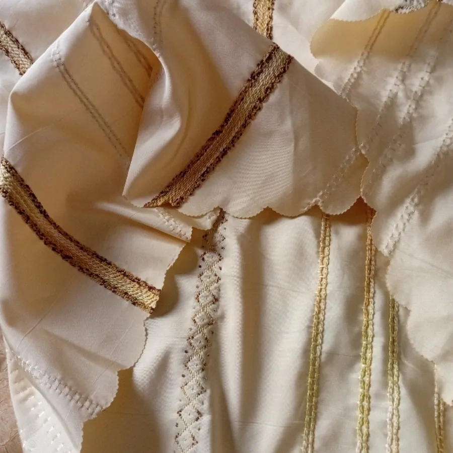 رومیزی گرد ترک