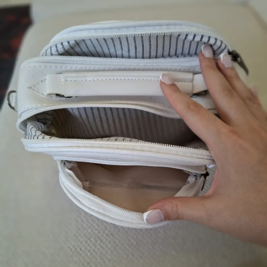 کیف نیم دایره ای سفید خاص