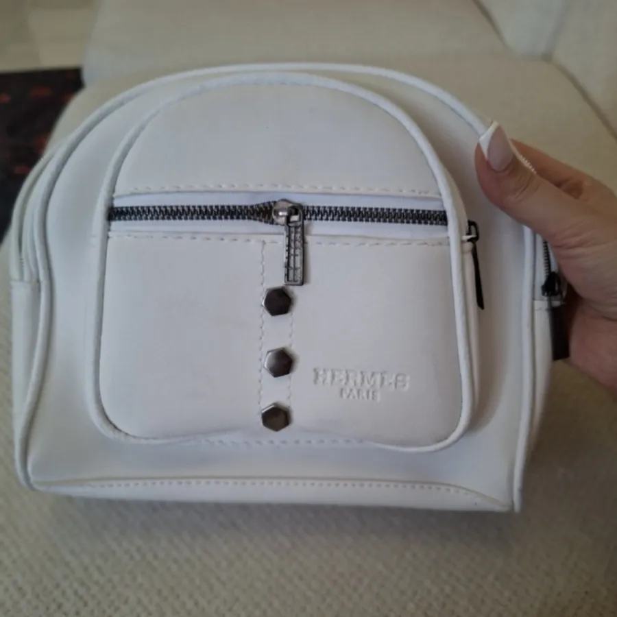 کیف نیم دایره ای سفید خاص