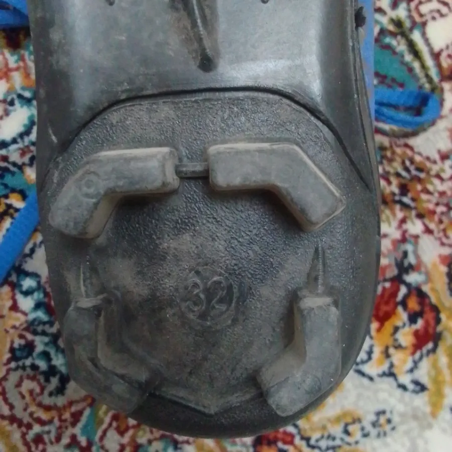 کفش میخی مناسب فوتبال