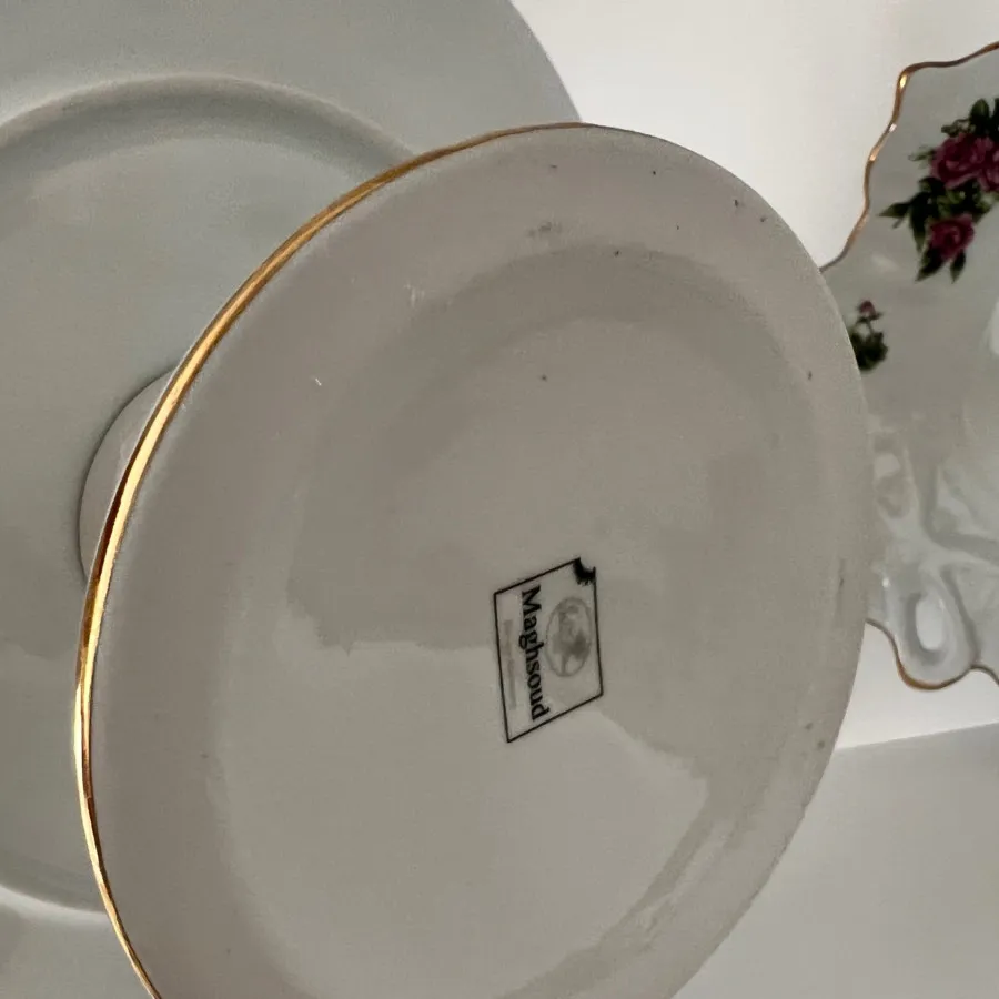 شیرینی خوری