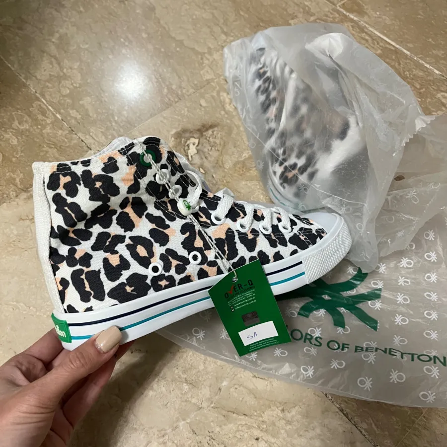 کتونی بنتون اصل