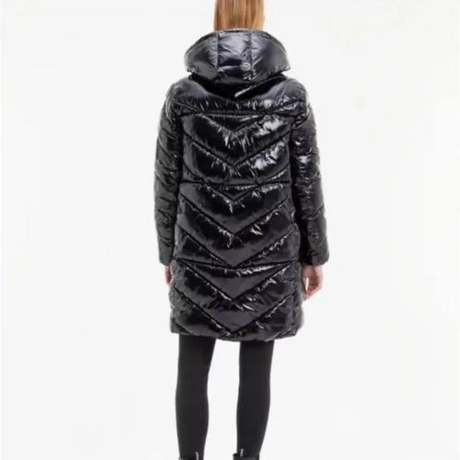 کاپشن کلوین‌کلاین