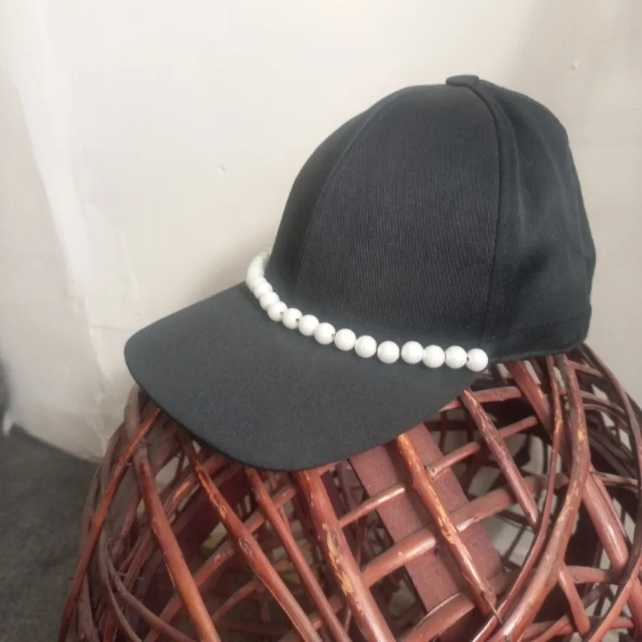کلاه مرواریدی نقاب دار