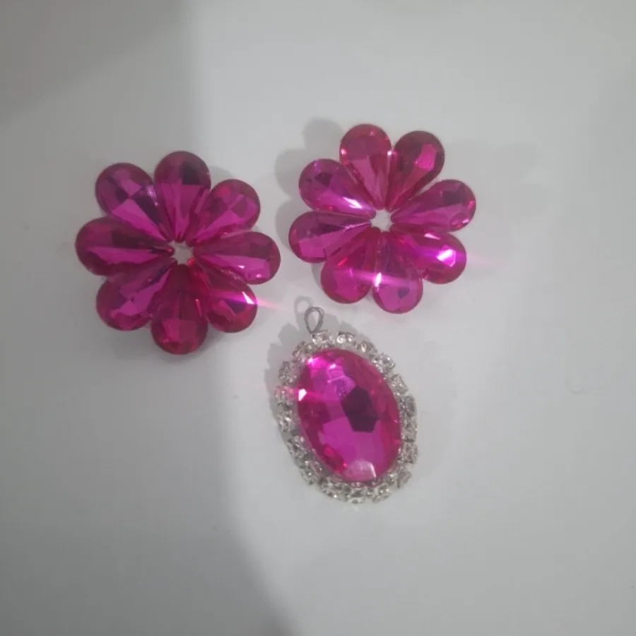 گوشواره و پلاک