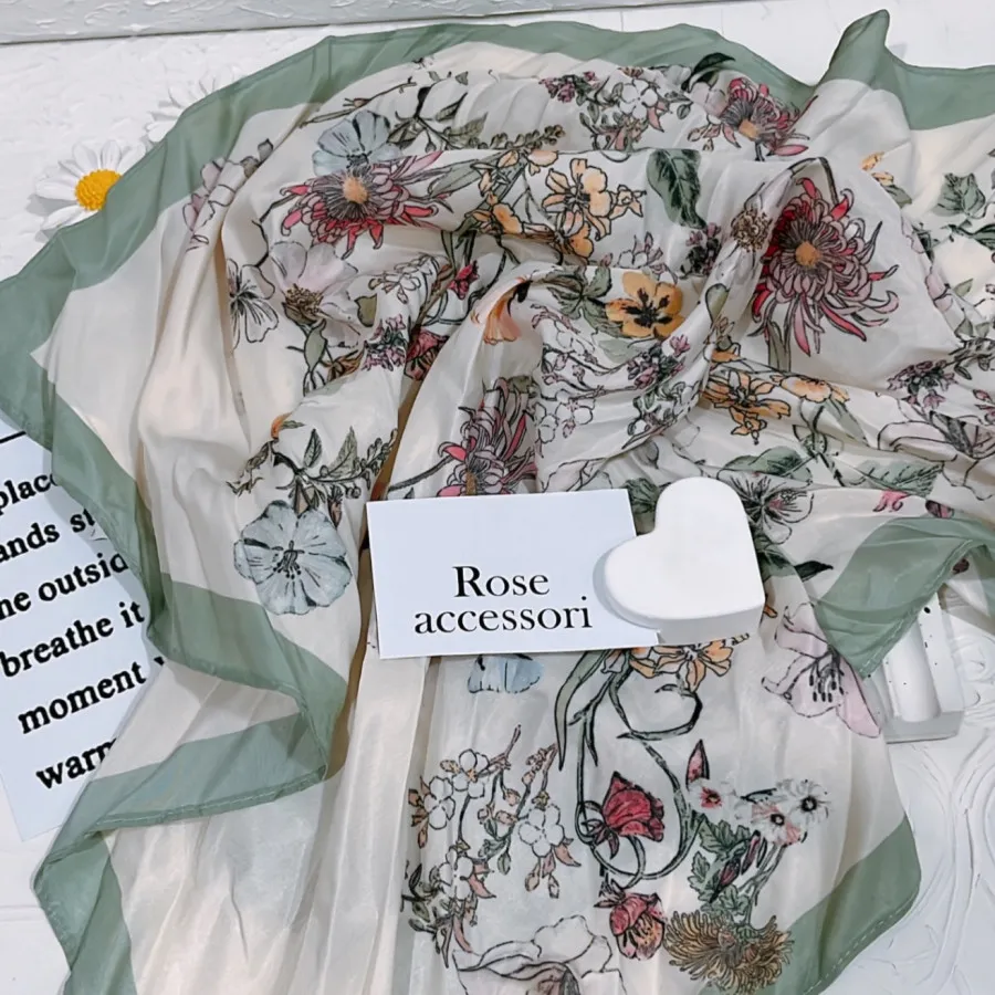 مینی اسکارف