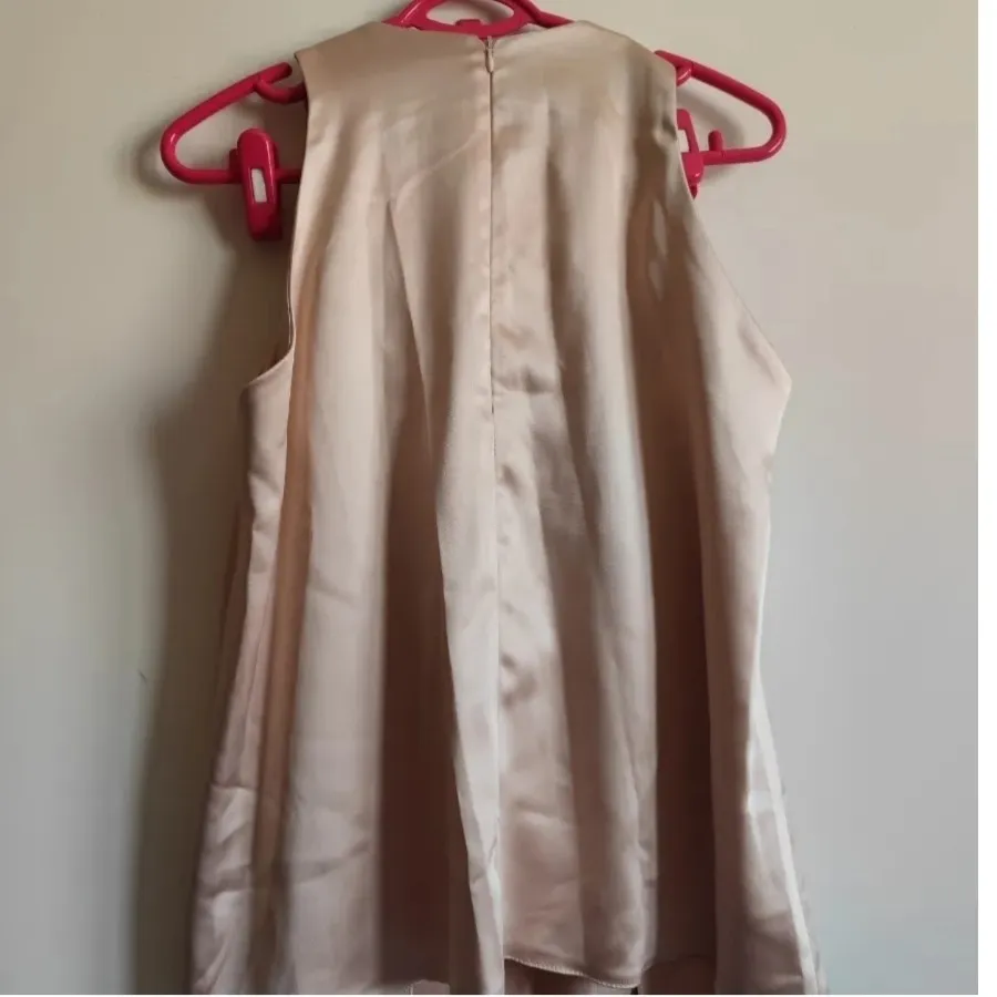 تاپ ساتن گل‌بهی