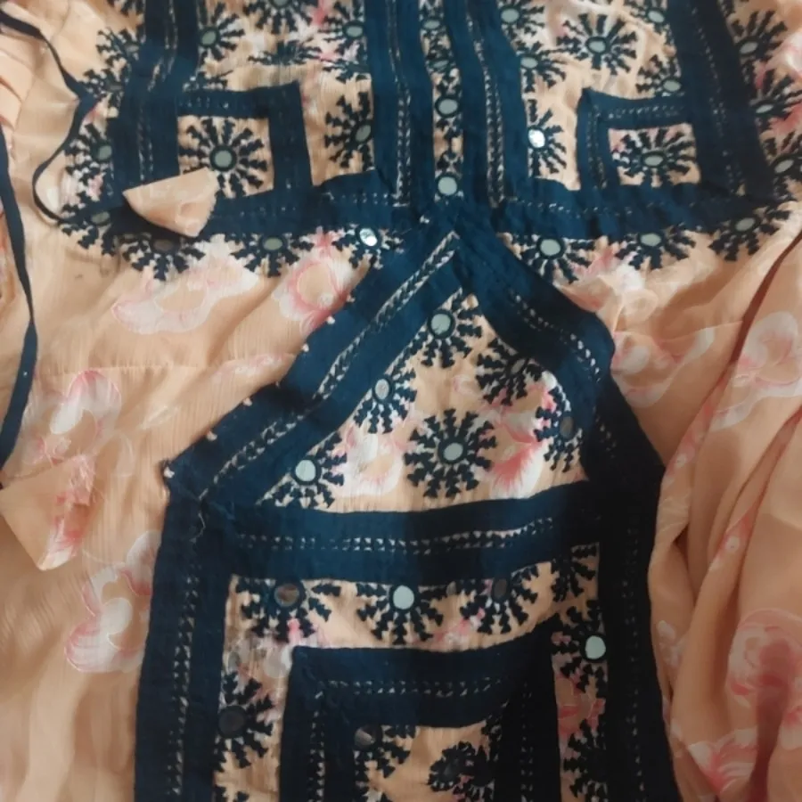 پیراهن شلوار وشال بلوچی