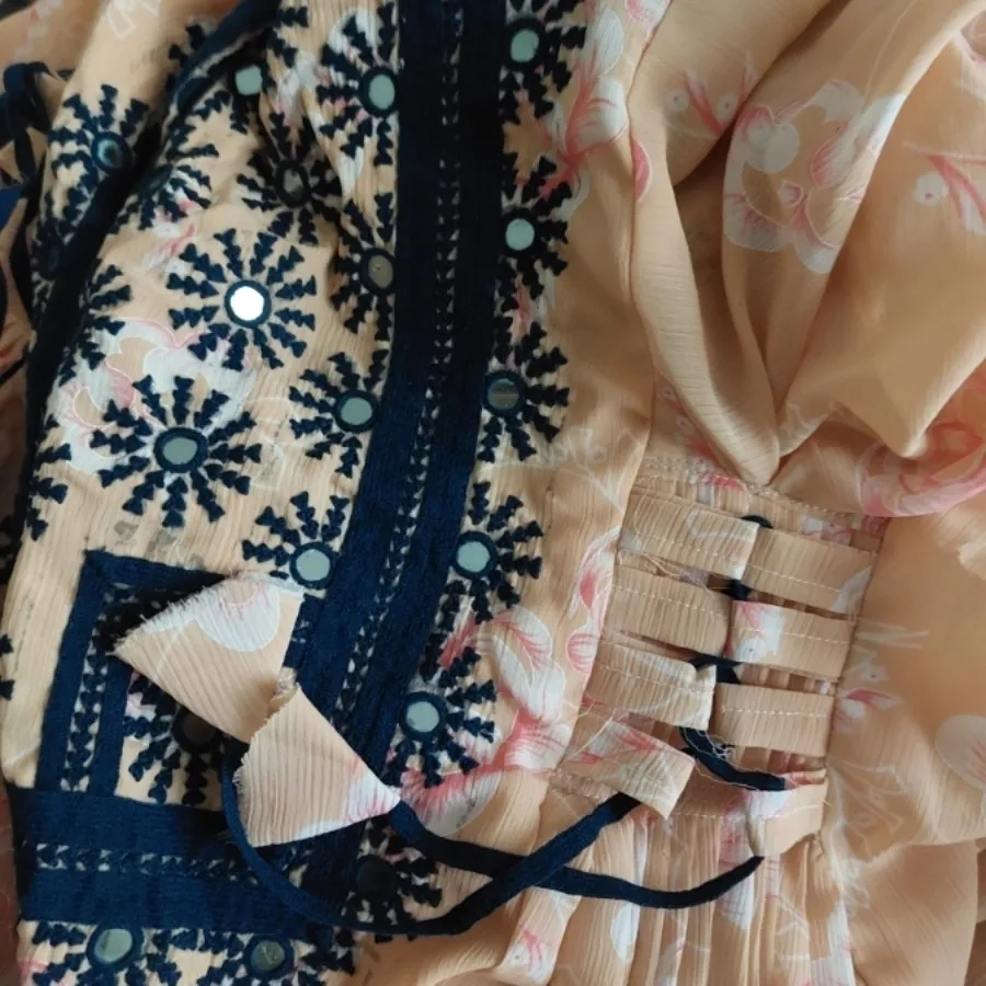 پیراهن شلوار وشال بلوچی