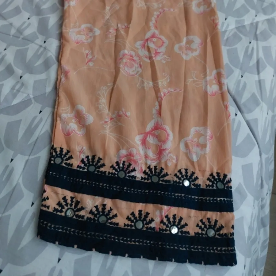 پیراهن شلوار وشال بلوچی