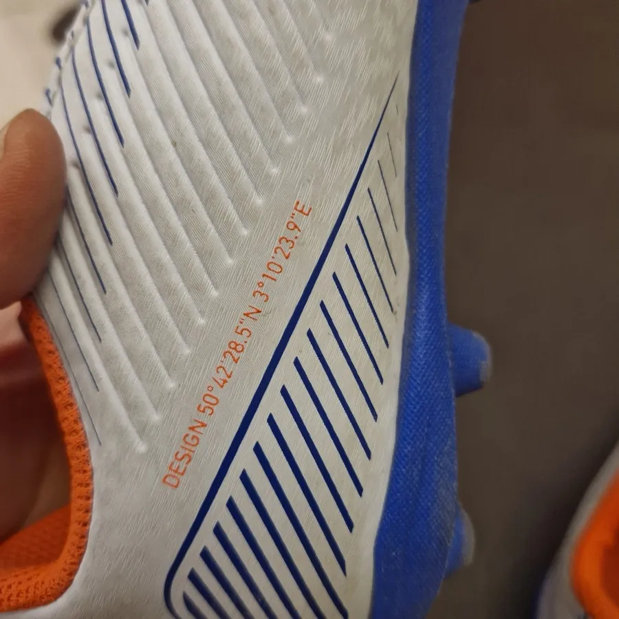 کفش فوتبالی