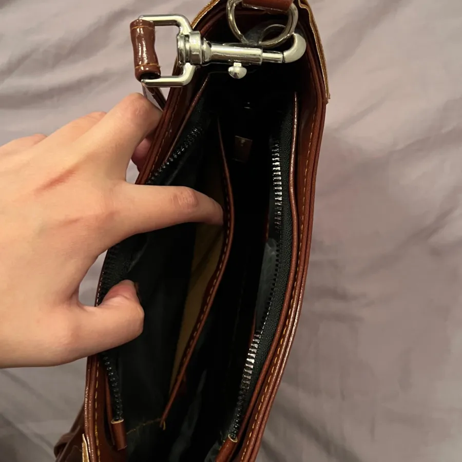 کیف قهوه ای جذاب?