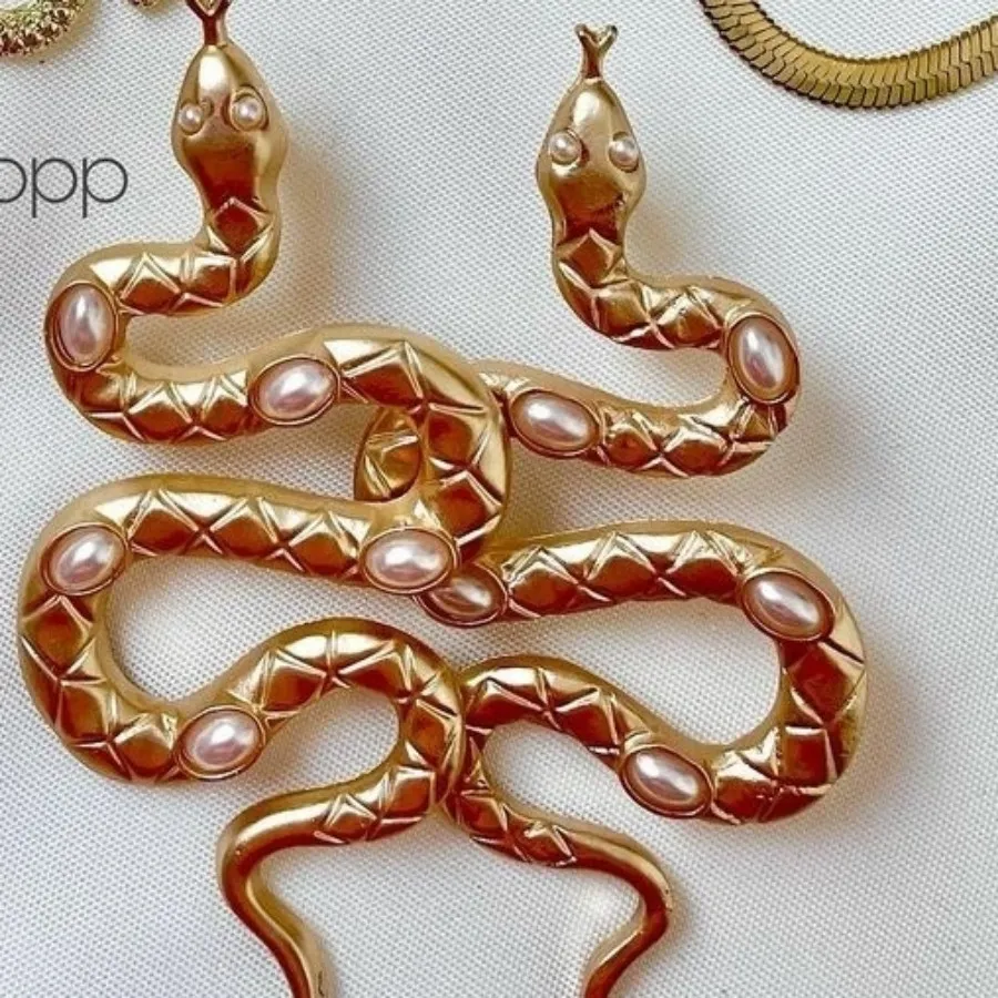 گوشواره ماربزرگ نگین دار