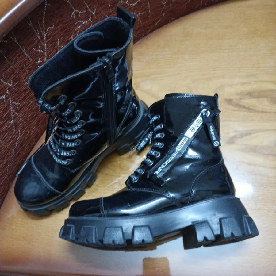 نیم بوت ورنی