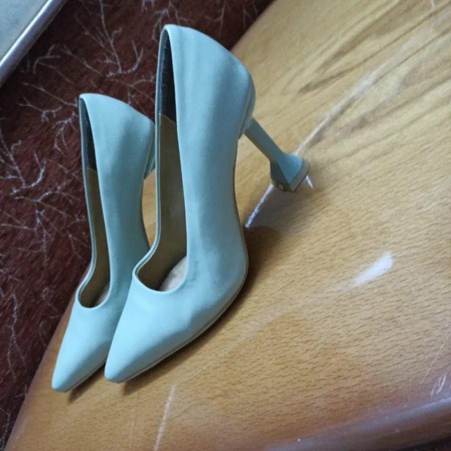 کفش پاشنه دار مانگو