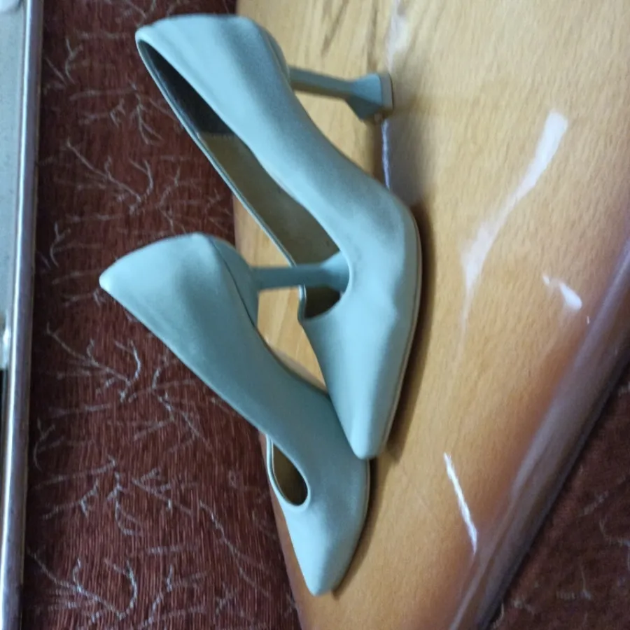 کفش پاشنه دار مانگو