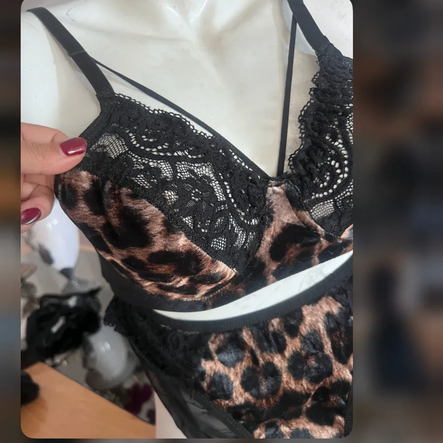 ست لباس زیر هارنس