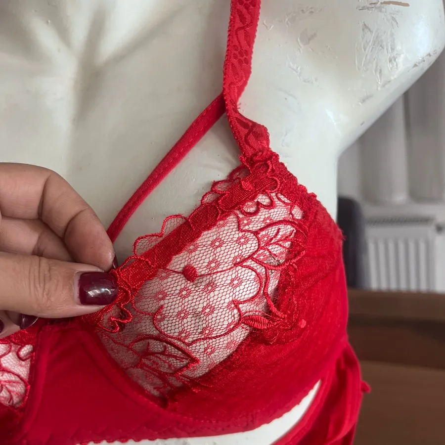 لباس زیر هارنس