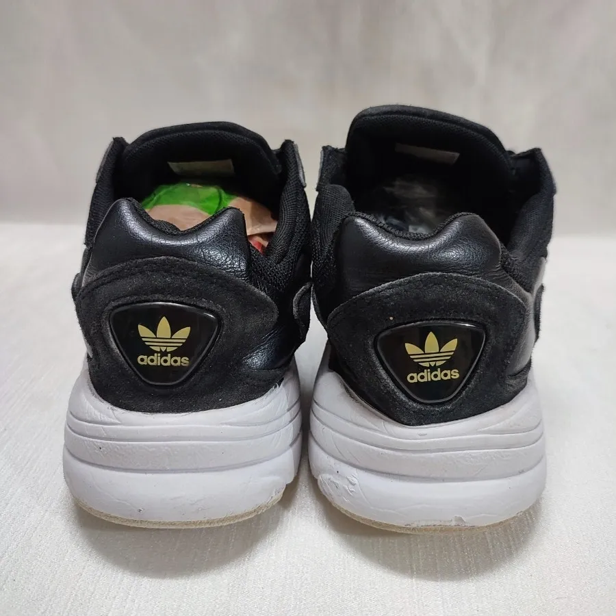 ادیداس فالکون