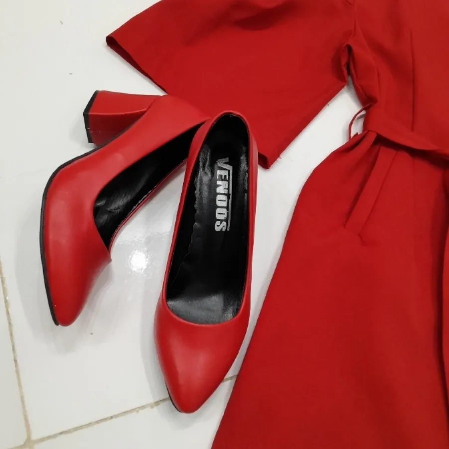 کت و کفش قرمز یلدایی