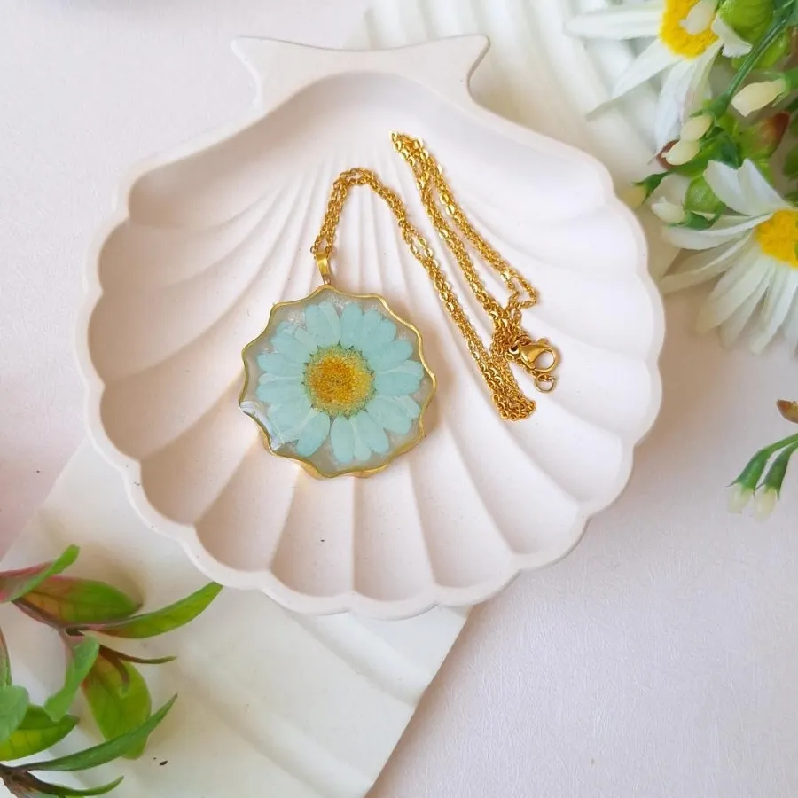 گردنبند رزینی بابونه سبز