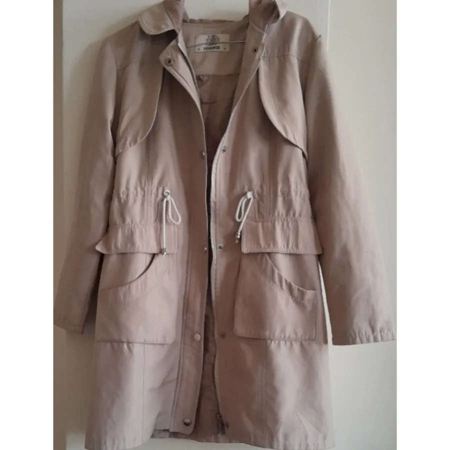 بارونی کرم رنگ