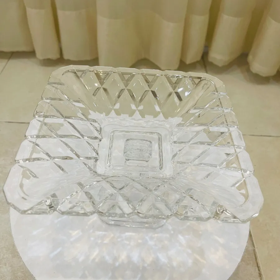 شیرینی خوری پایه دار