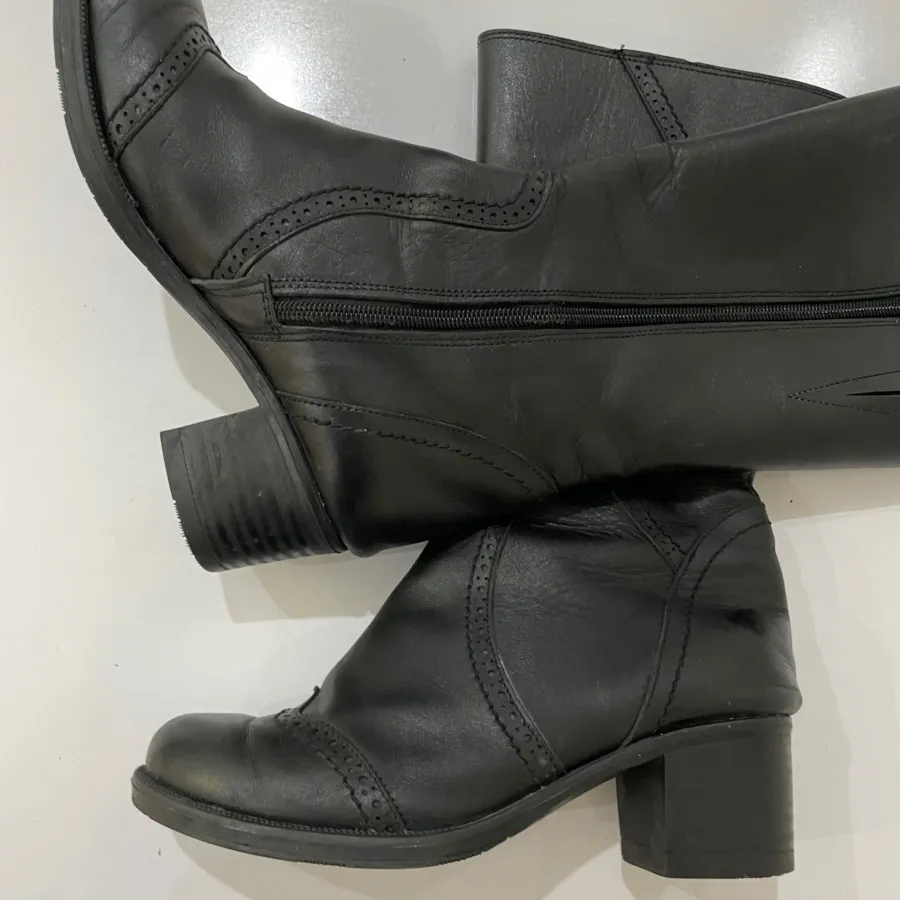 بوت چرم سایز 37