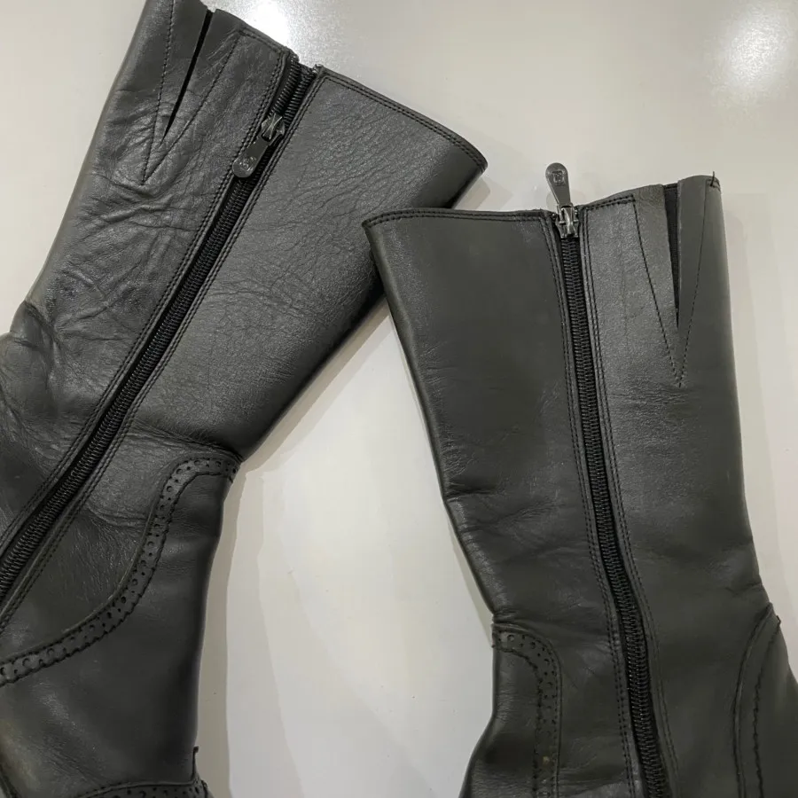 بوت چرم سایز 37